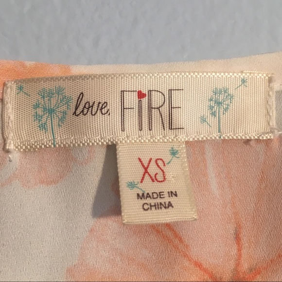 Love & Fire Button Down Floral Top w Front Tie - Picture 5 of 8